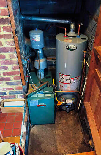 https://plumberdianella.com.au/uploads/2025/06/hot-water-189087.jpg